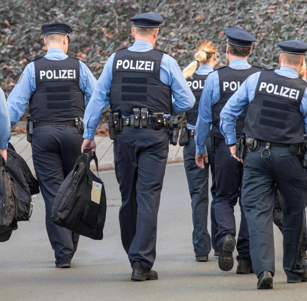  – Polizei: um Deeskalation bemüht. Foto: Welt.de