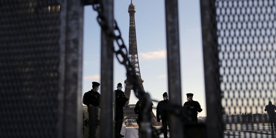  – Französische Polizei. Foto: Christophe Ena/ap
